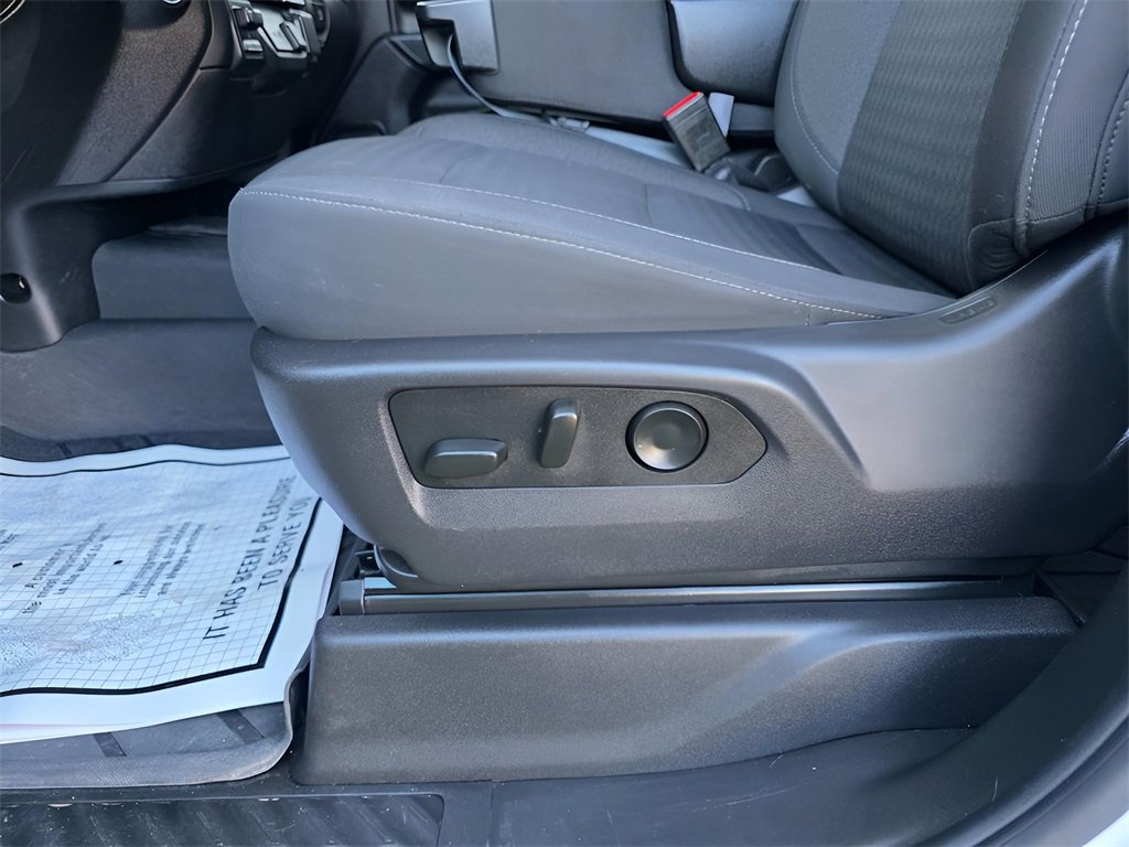 Used 2025 Chevrolet Silverado 2500 Custom w/ Custom Value Package image 18