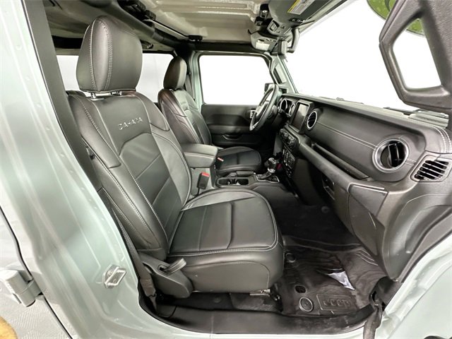 Used 2023 Jeep Wrangler Unlimited Sahara w/ Cold Weather Group image 29