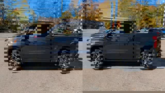 Certified 2022 Chevrolet Silverado 1500 RST image 5