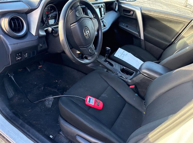 Used 2016 Toyota RAV4 LE AWD/4WD image 4