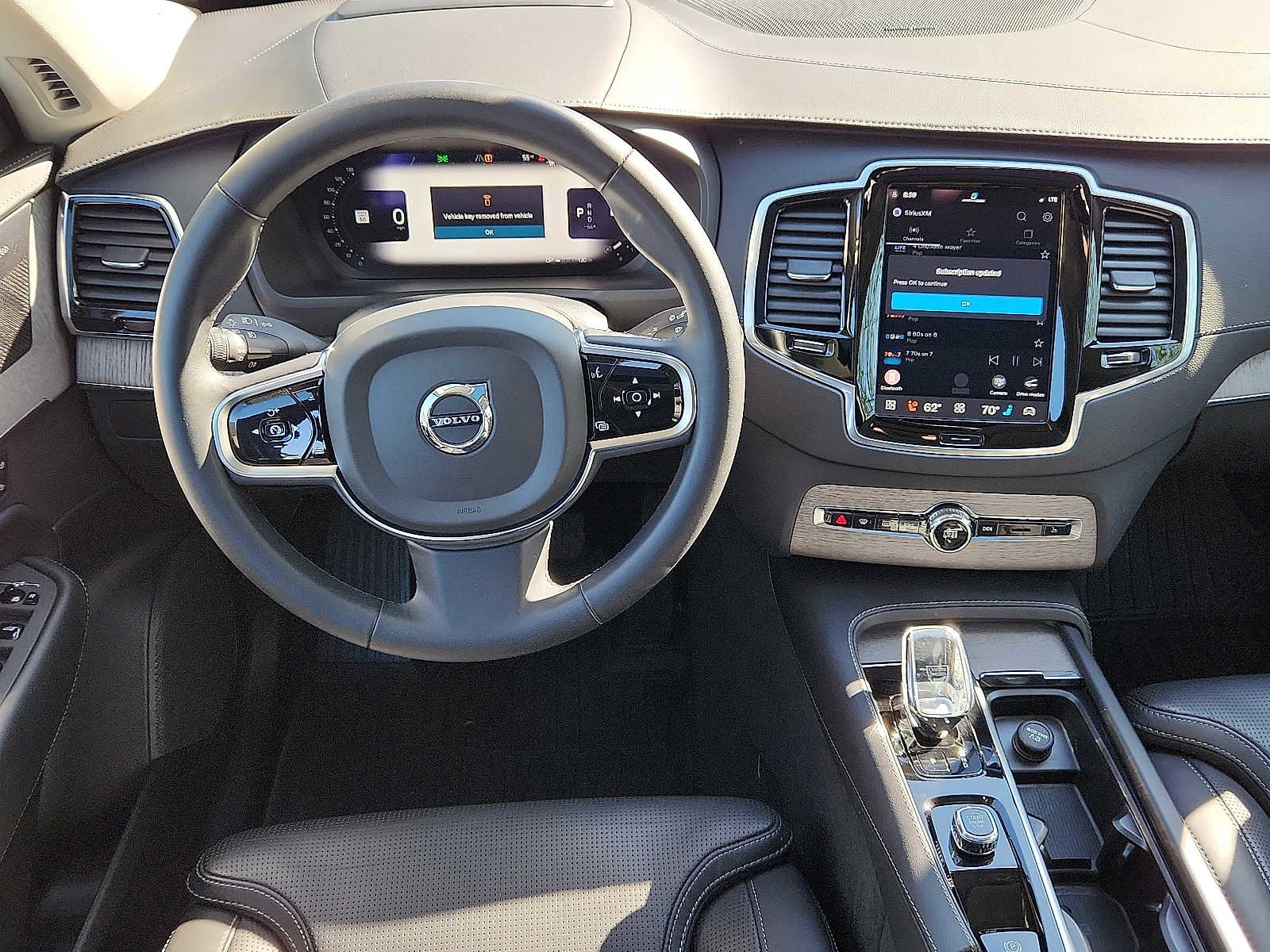 Certified 2023 Volvo XC90 B6 Ultimate w/ Protection Package Premier AWD/4WD image 11