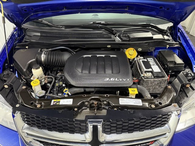 Used 2018 Dodge Grand Caravan SE w/ UConnect Hands-Free Group image 23