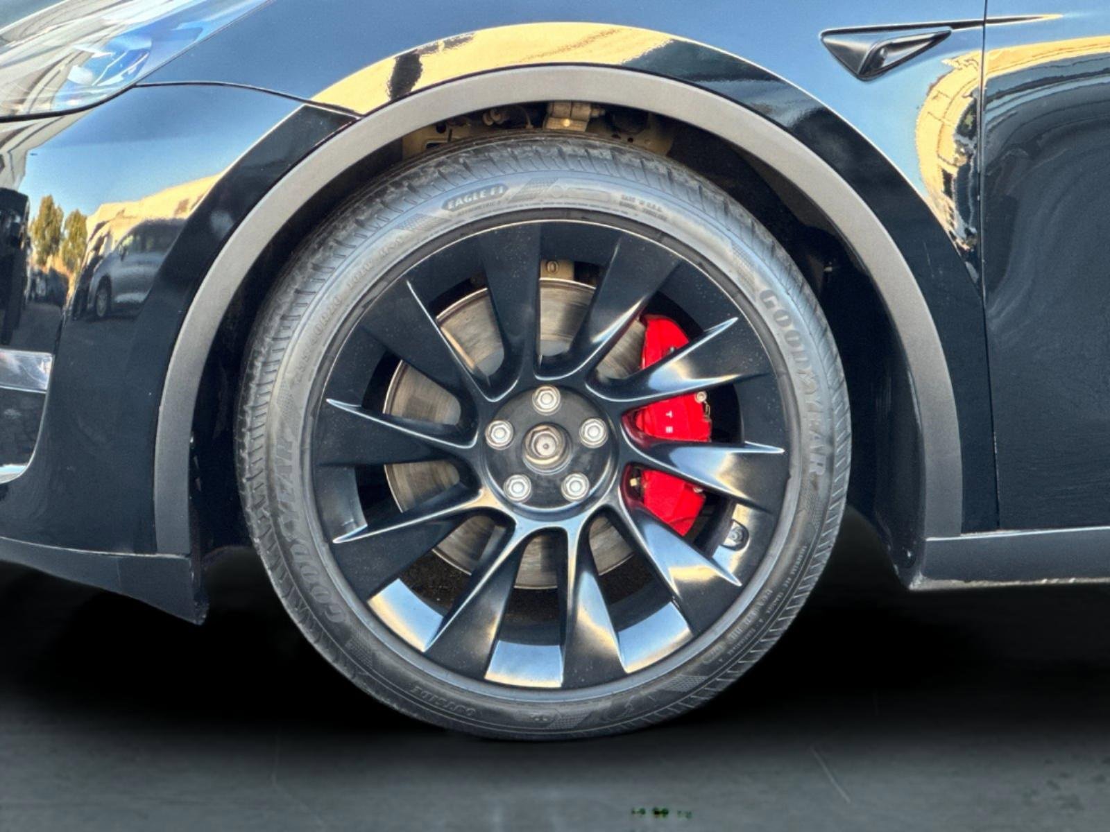 Used 2023 Tesla Model Y Performance image 24