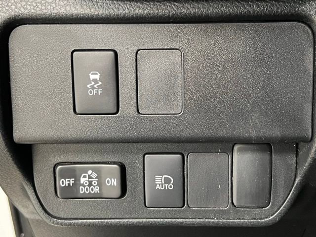Used 2020 Toyota Tacoma SR AWD/4WD image 32
