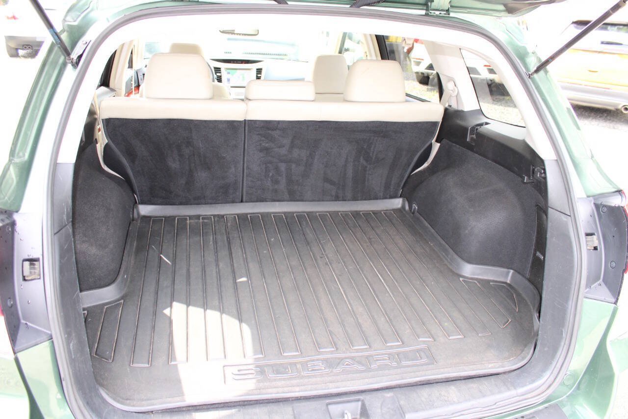Used 2011 Subaru Outback 2.5i Limited AWD/4WD image 25