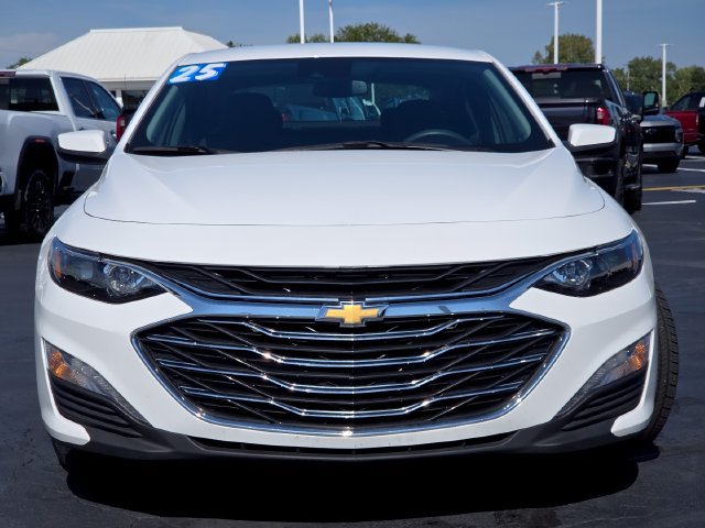 Used 2025 Chevrolet Malibu LT FWD image 9