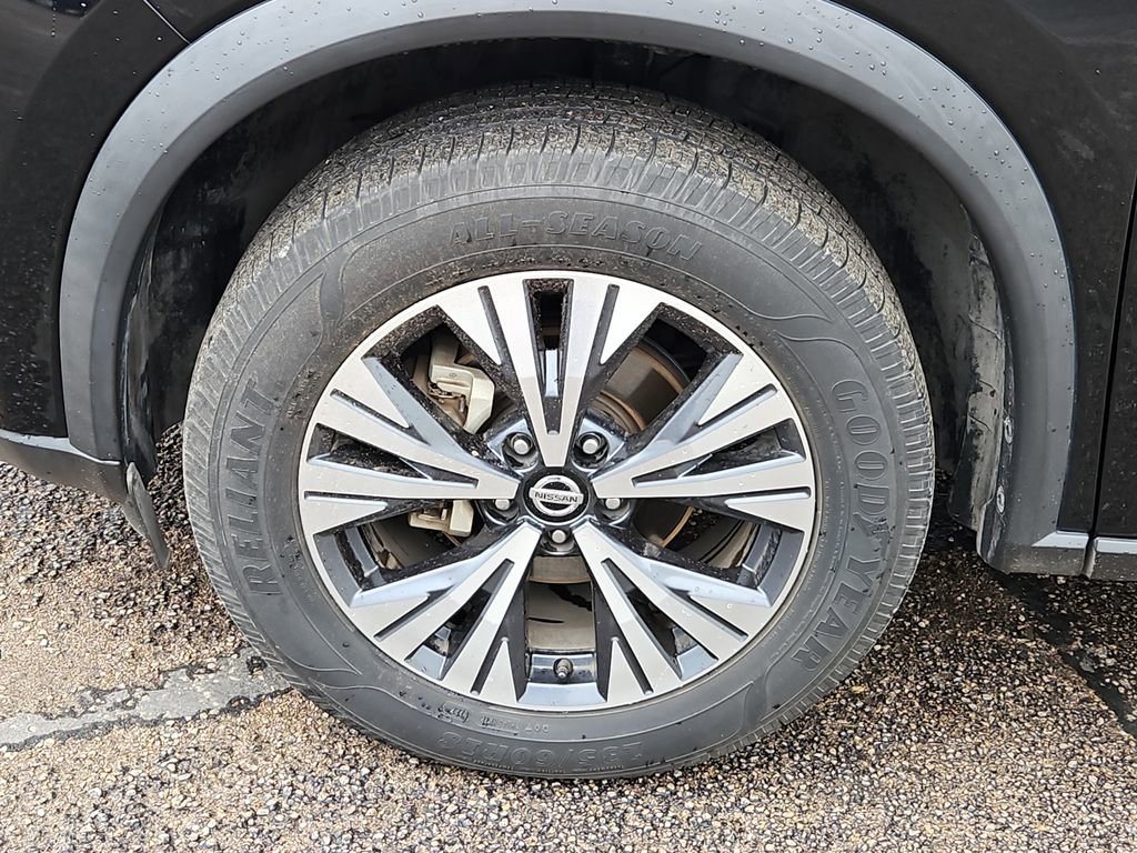 Used 2021 Nissan Rogue SV AWD/4WD image 14