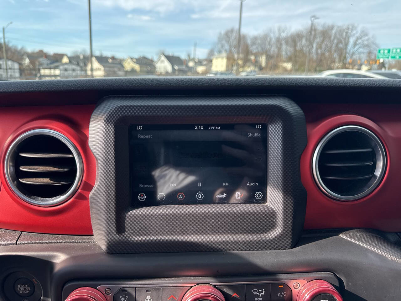 Used 2020 Jeep Gladiator Rubicon w/ Cold Weather Group image 15