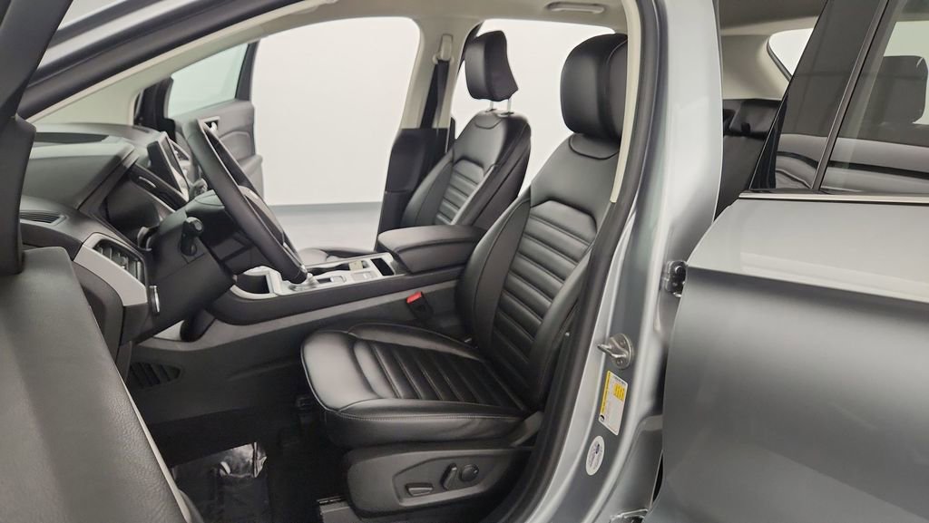 Used 2023 Ford Edge SEL image 14