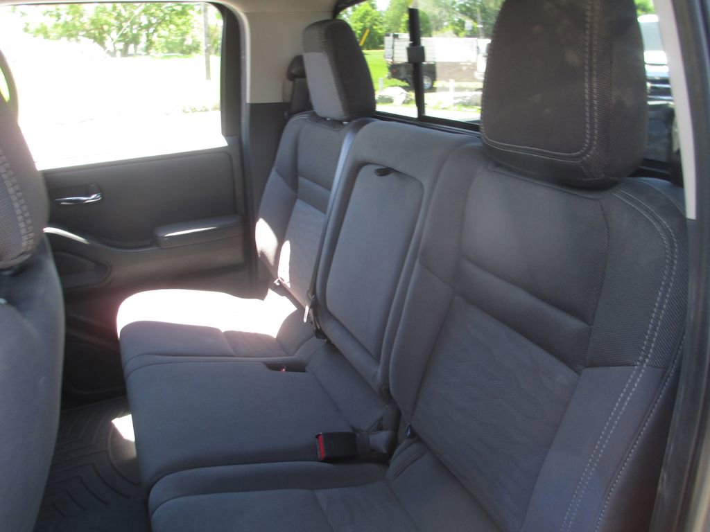 Used 2022 Nissan Frontier SV AWD/4WD image 19