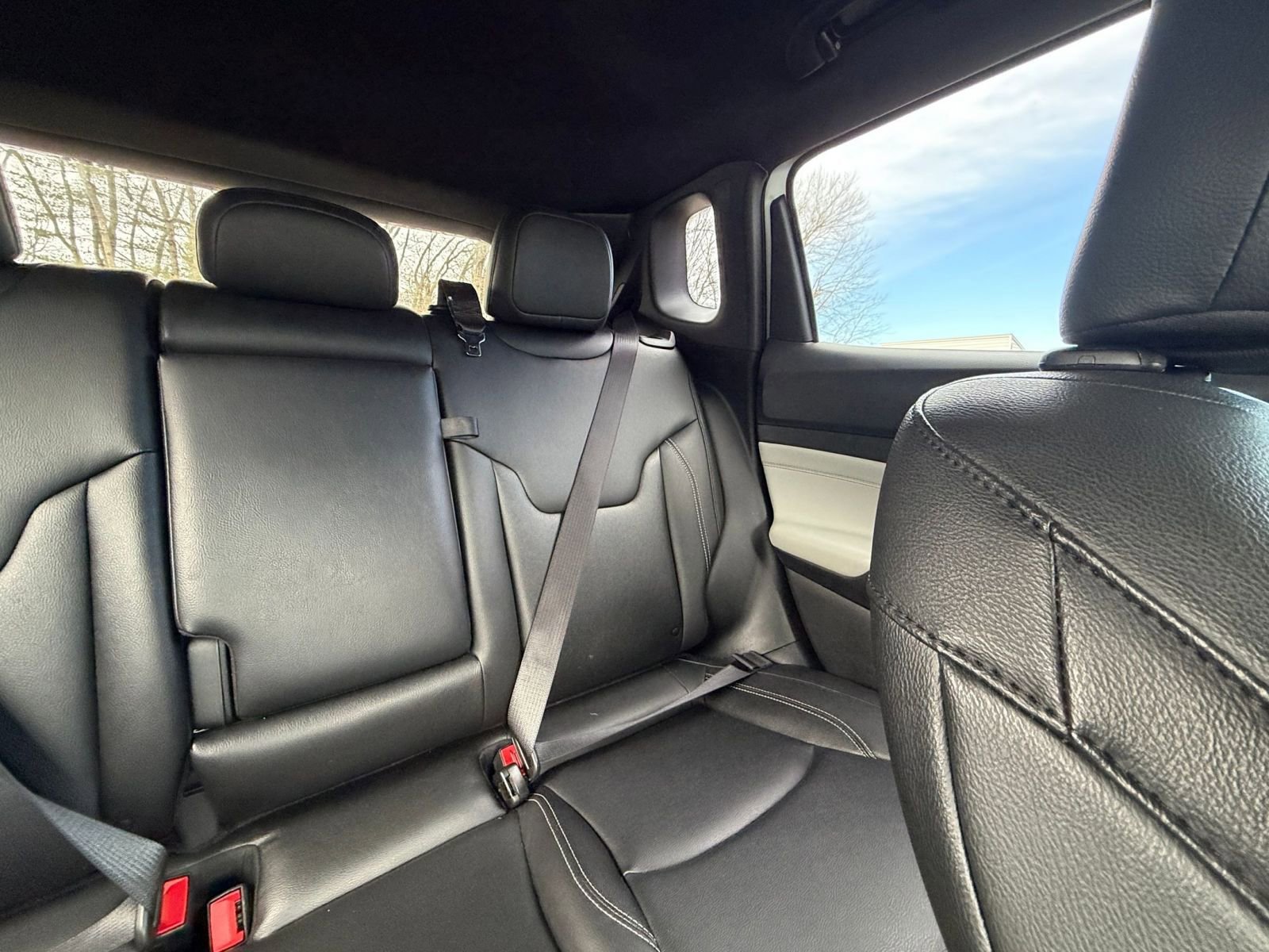 Used 2025 Jeep Compass Limited image 38