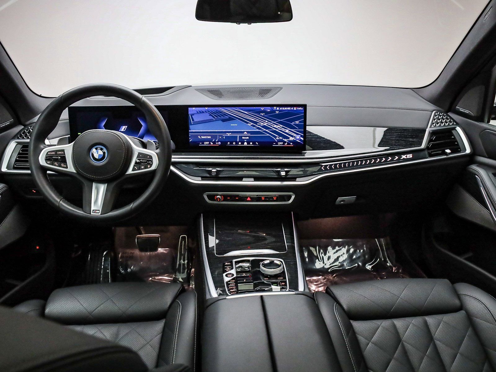 Certified 2025 BMW X5 xDrive50e w/ Executive Package image 13