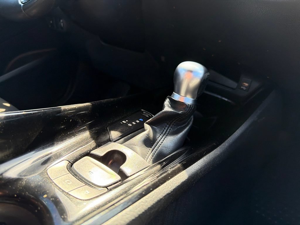 Used 2020 Toyota C-HR XLE FWD image 20