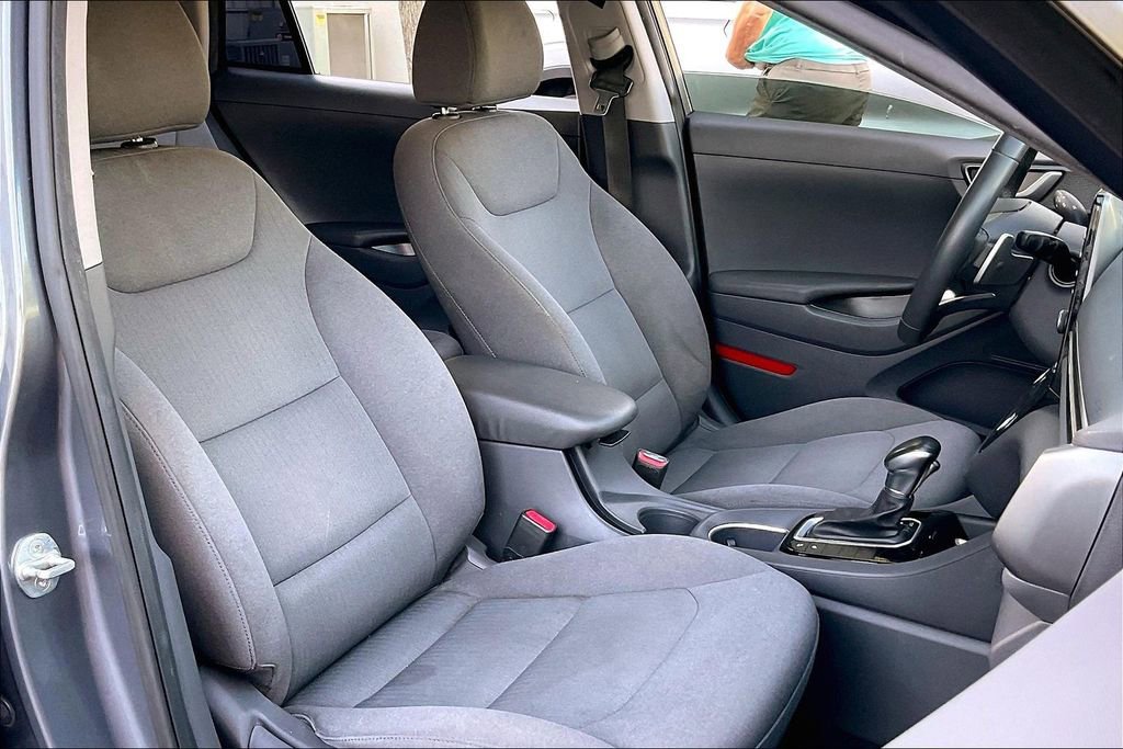 Used 2020 Hyundai Ioniq SE FWD image 22