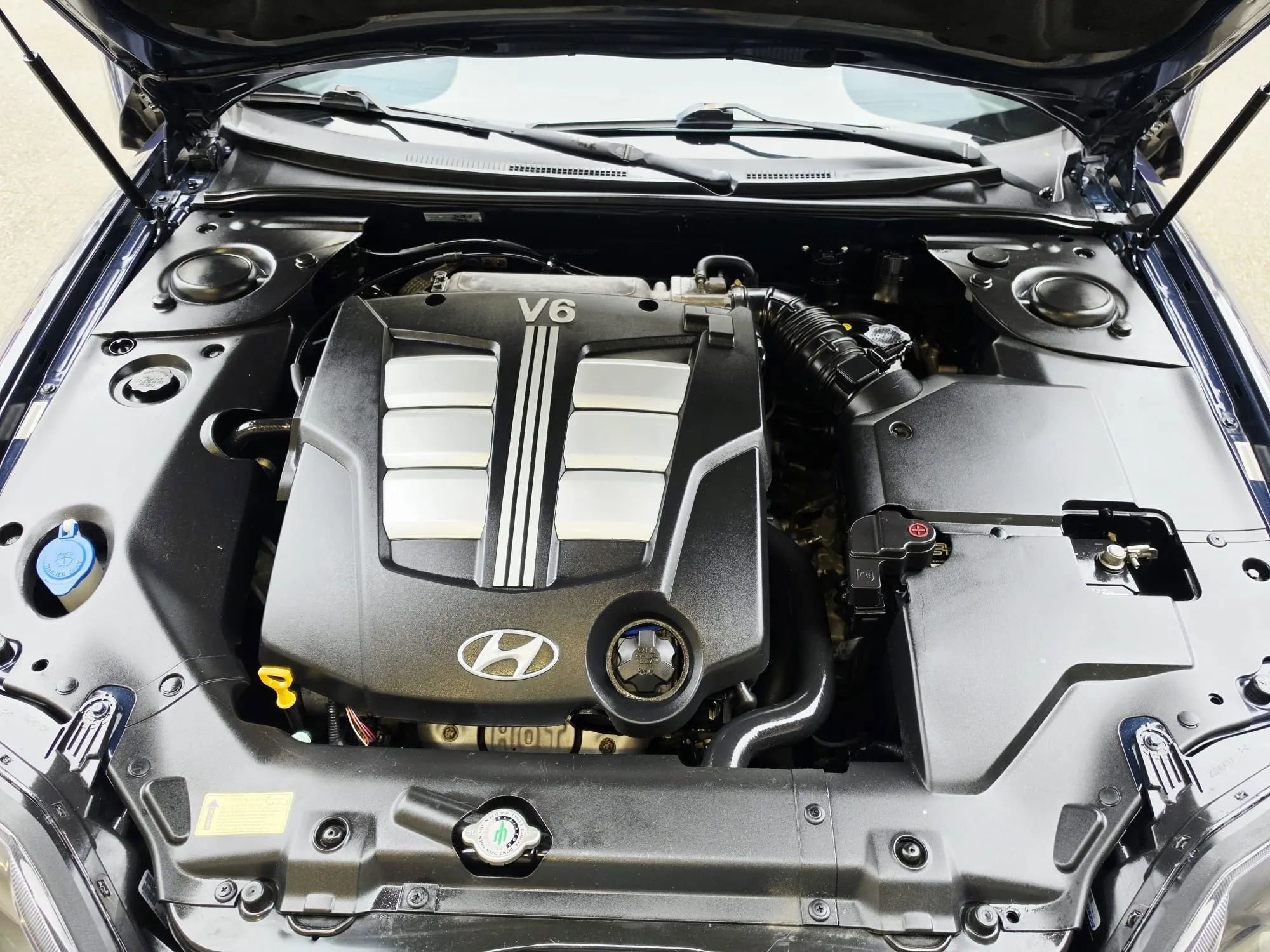 Used 2006 Hyundai Tiburon SE image 16