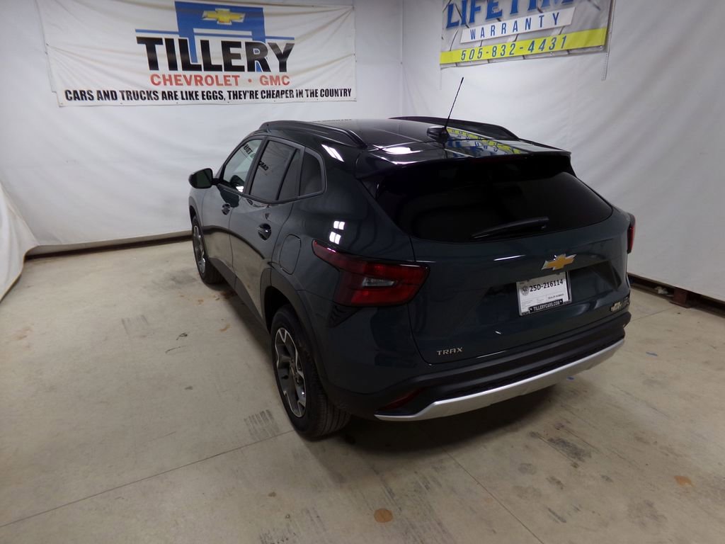 New 2025 Chevrolet Trax LT w/ Driver Confidence Package image 4