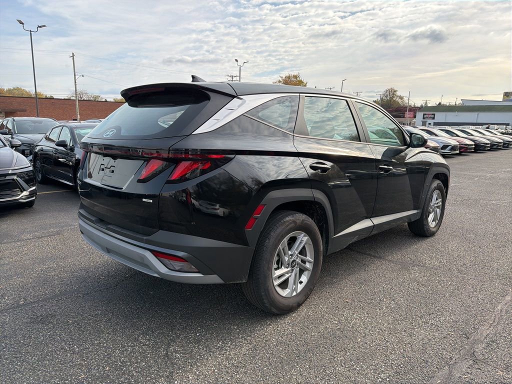Used 2025 Hyundai Tucson SE image 7