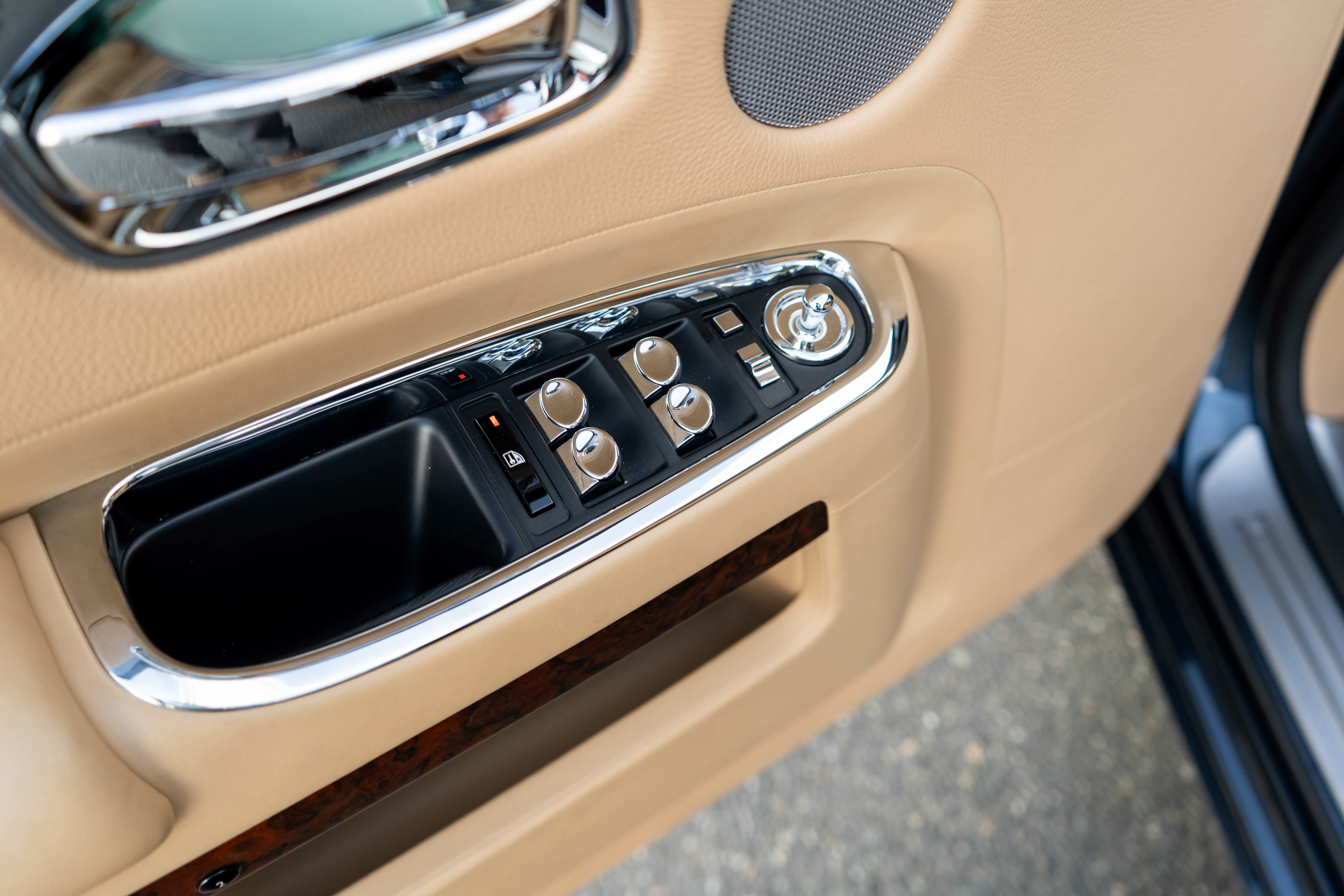 Used 2014 Rolls-Royce Ghost image 11