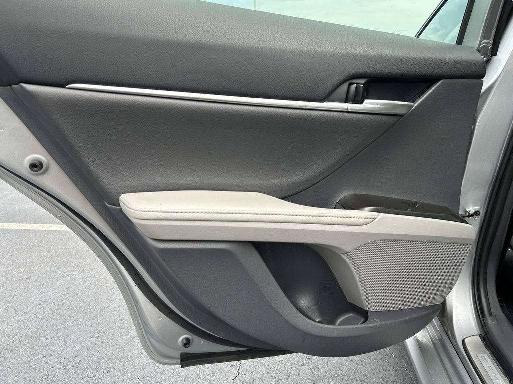 Used 2023 Toyota Camry XLE FWD image 28