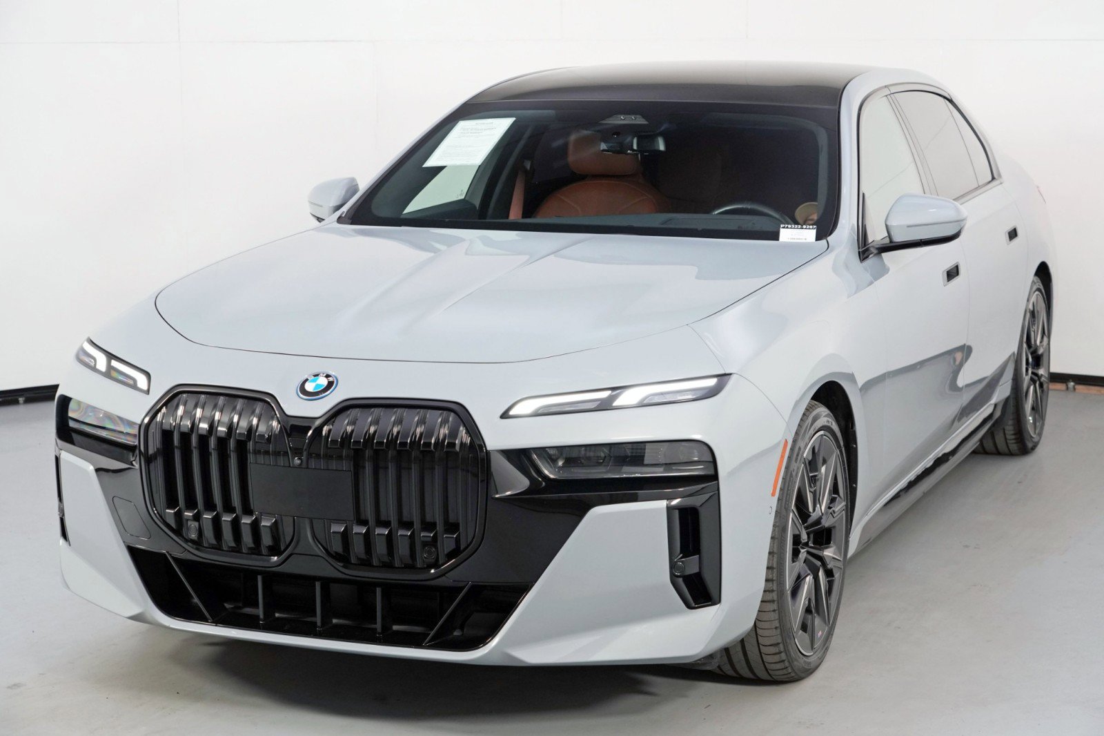 Used 2024 BMW i7 xDrive60 w/ Premium Package image 57