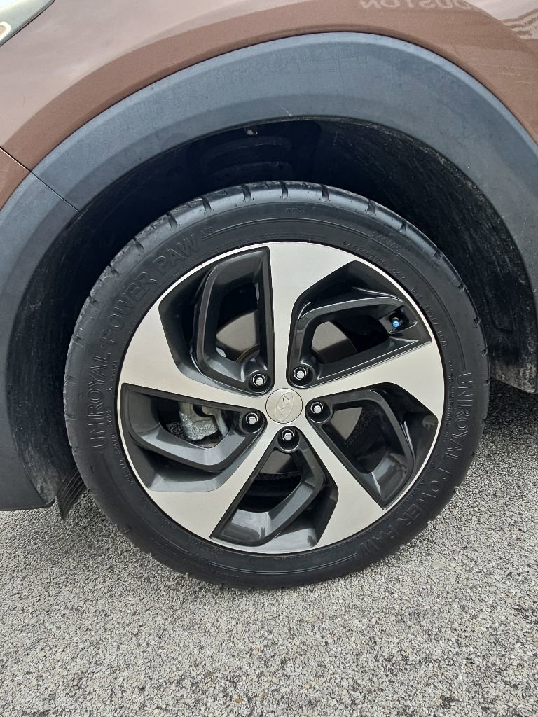 Used 2016 Hyundai Tucson Limited w/ Option Group 03 FWD image 9