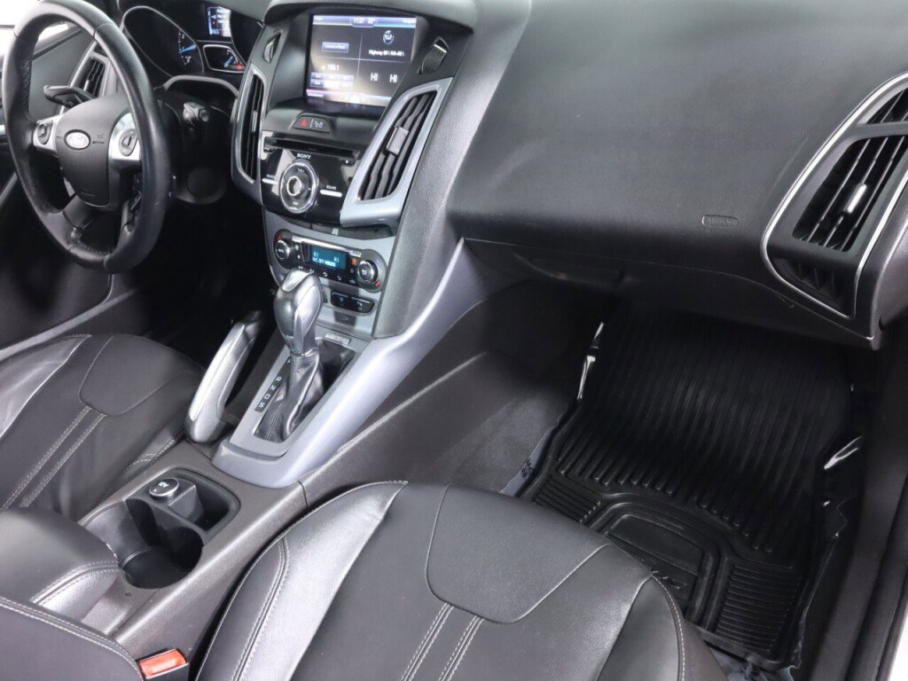 Used 2012 Ford Focus Titanium image 41