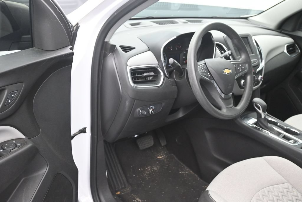 Used 2024 Chevrolet Equinox LS w/ Driver Confidence II Package FWD image 10