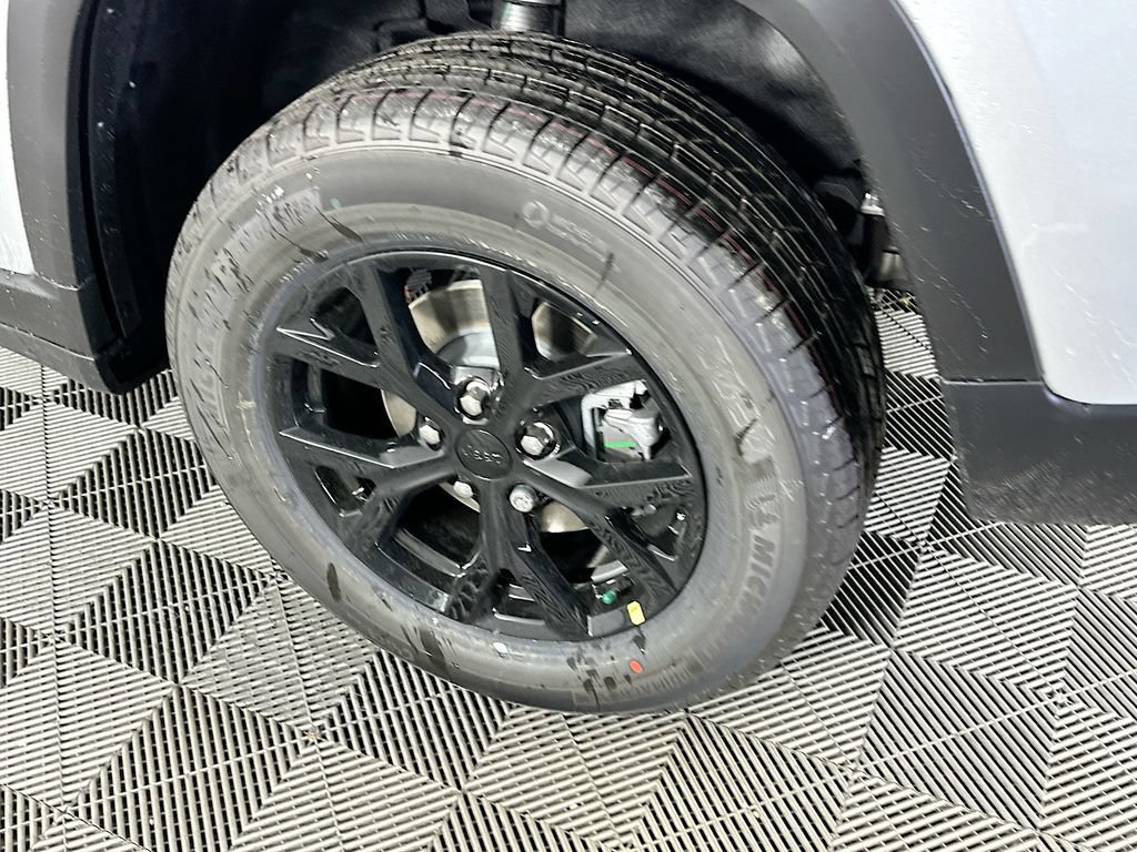 New 2026 Jeep Grand Cherokee Altitude AWD/4WD image 36