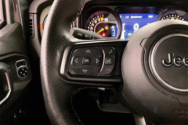 Used 2024 Jeep Gladiator Mojave w/ Technology Group image 22