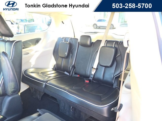 Used 2023 Chrysler Pacifica Limited image 30