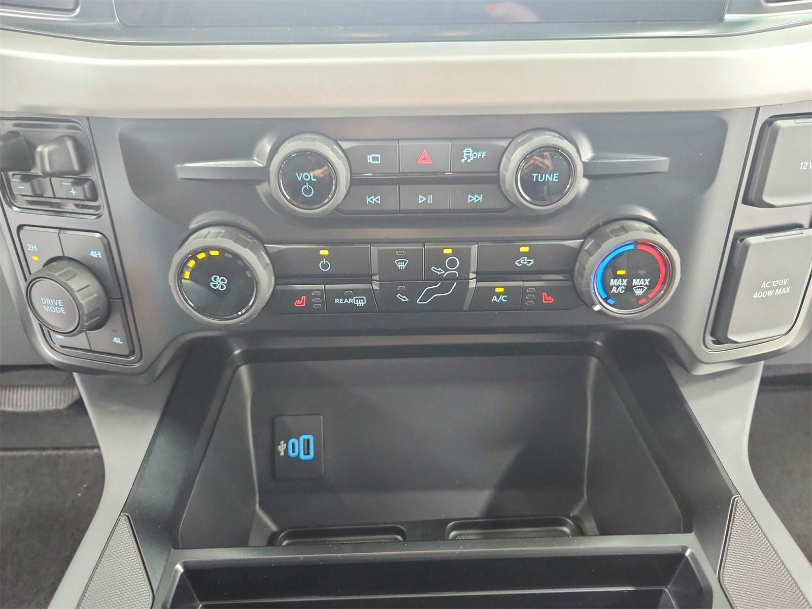 New 2026 Ford F250 XLT w/ XLT Premium Package image 31