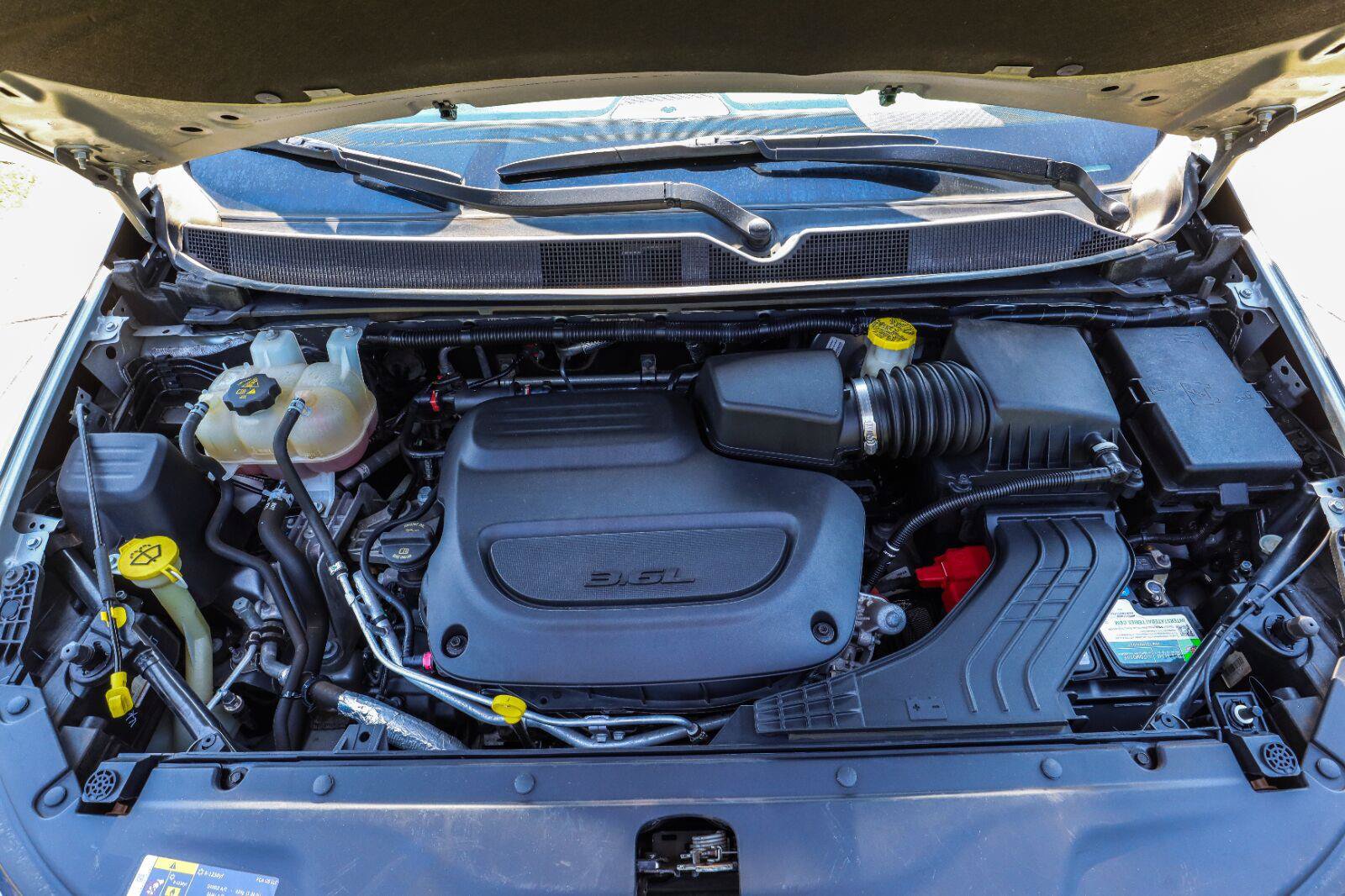 Used 2021 Chrysler Pacifica Touring-L FWD image 20