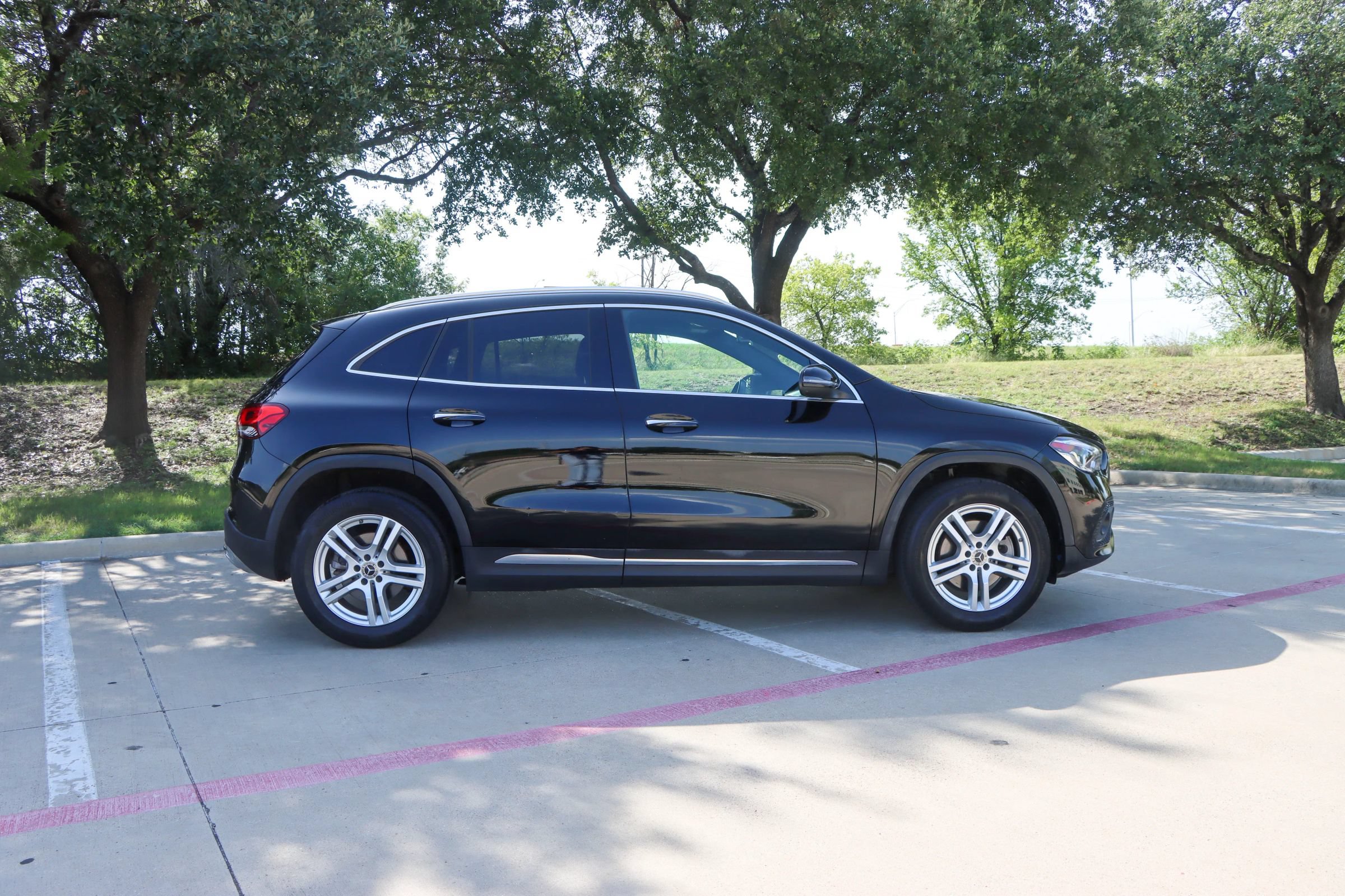 Used 2021 Mercedes-Benz GLA 250 w/ Premium Package image 8