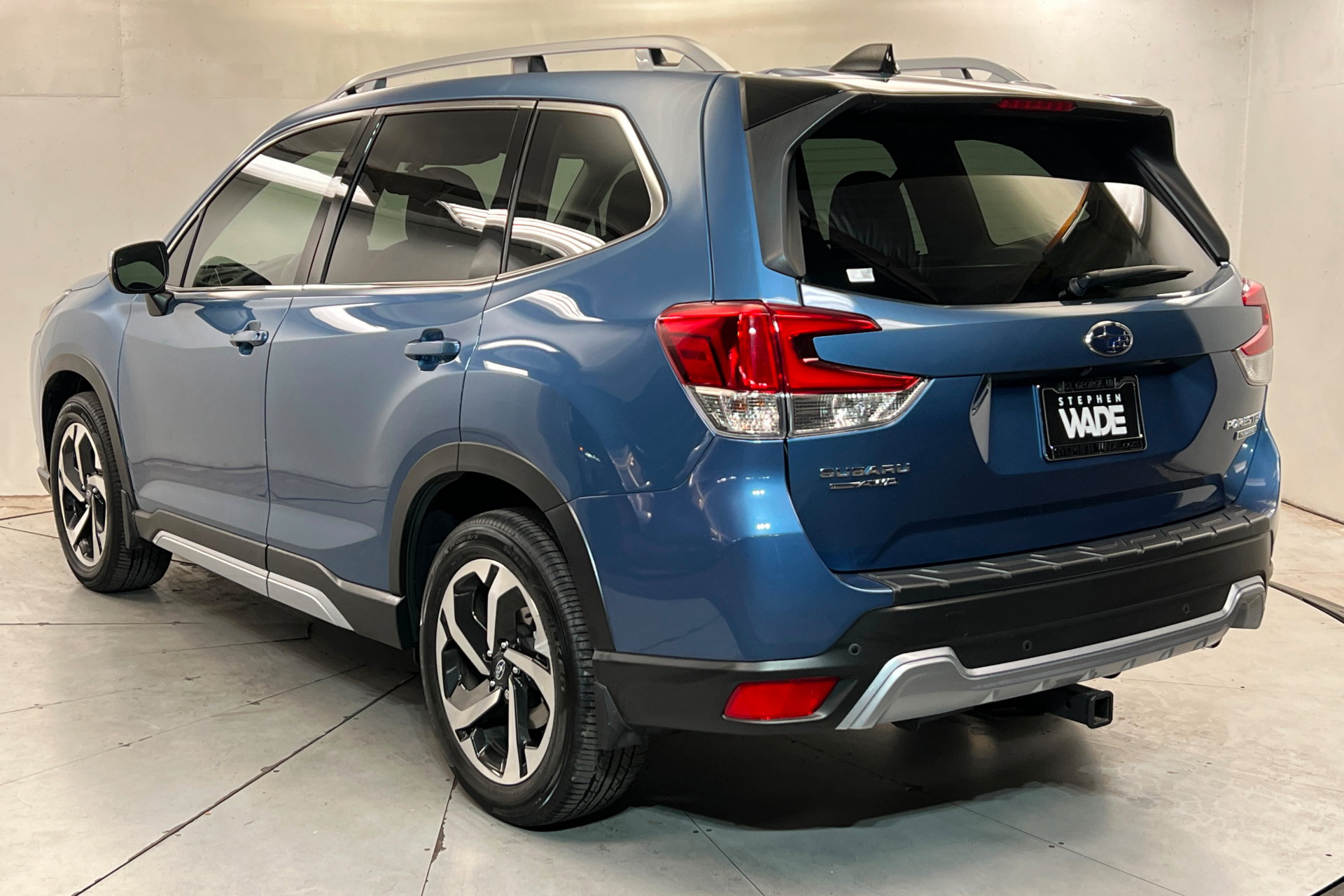 Used 2024 Subaru Forester Touring w/ POP Package 3 AWD/4WD image 3