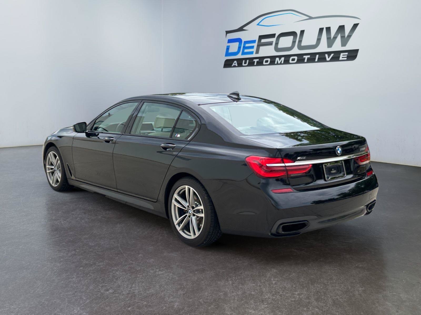 Used 2017 BMW 750i xDrive AWD/4WD image 5