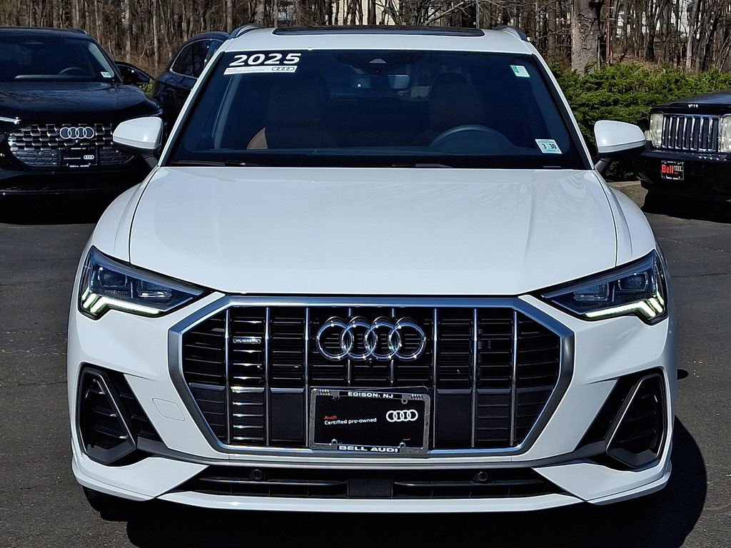 Certified 2025 Audi Q3 2.0T Premium Plus w/ Premium Plus Package image 9