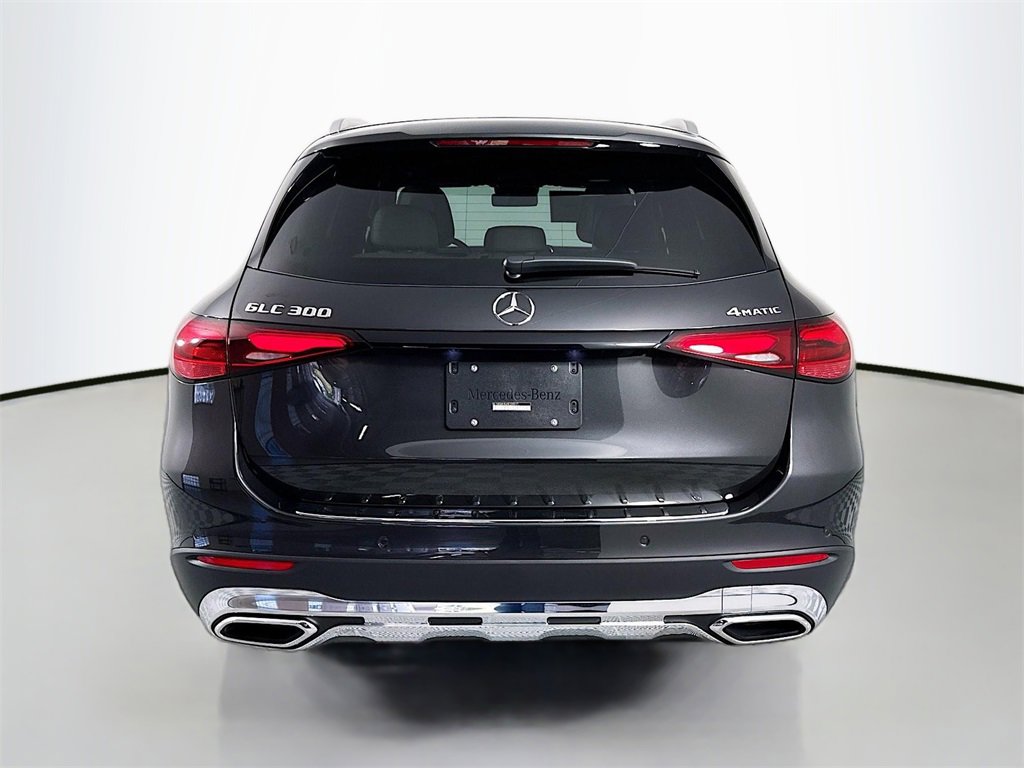 Used 2025 Mercedes-Benz GLC 300 4MATIC image 10