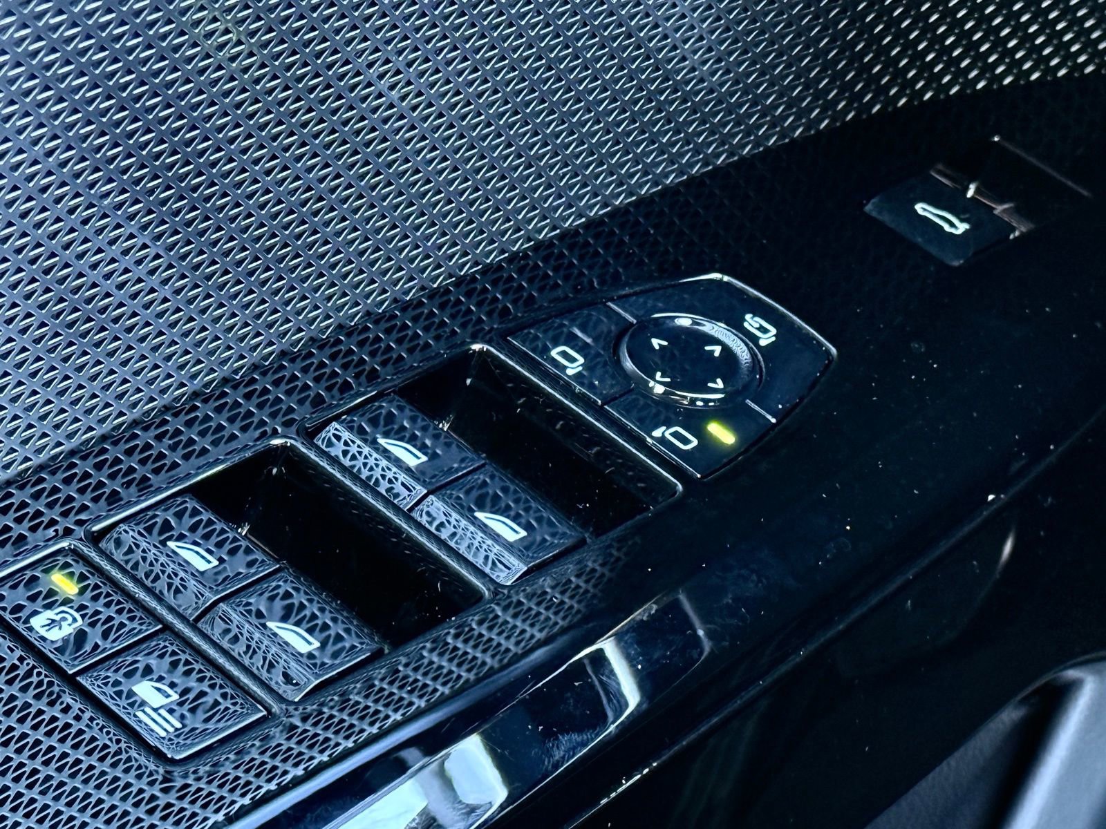 Used 2024 BMW i7 eDrive50 w/ M Sport Package image 33