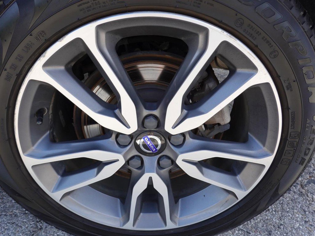 Used 2016 Volvo V60 T5 Cross Country Platinum image 9