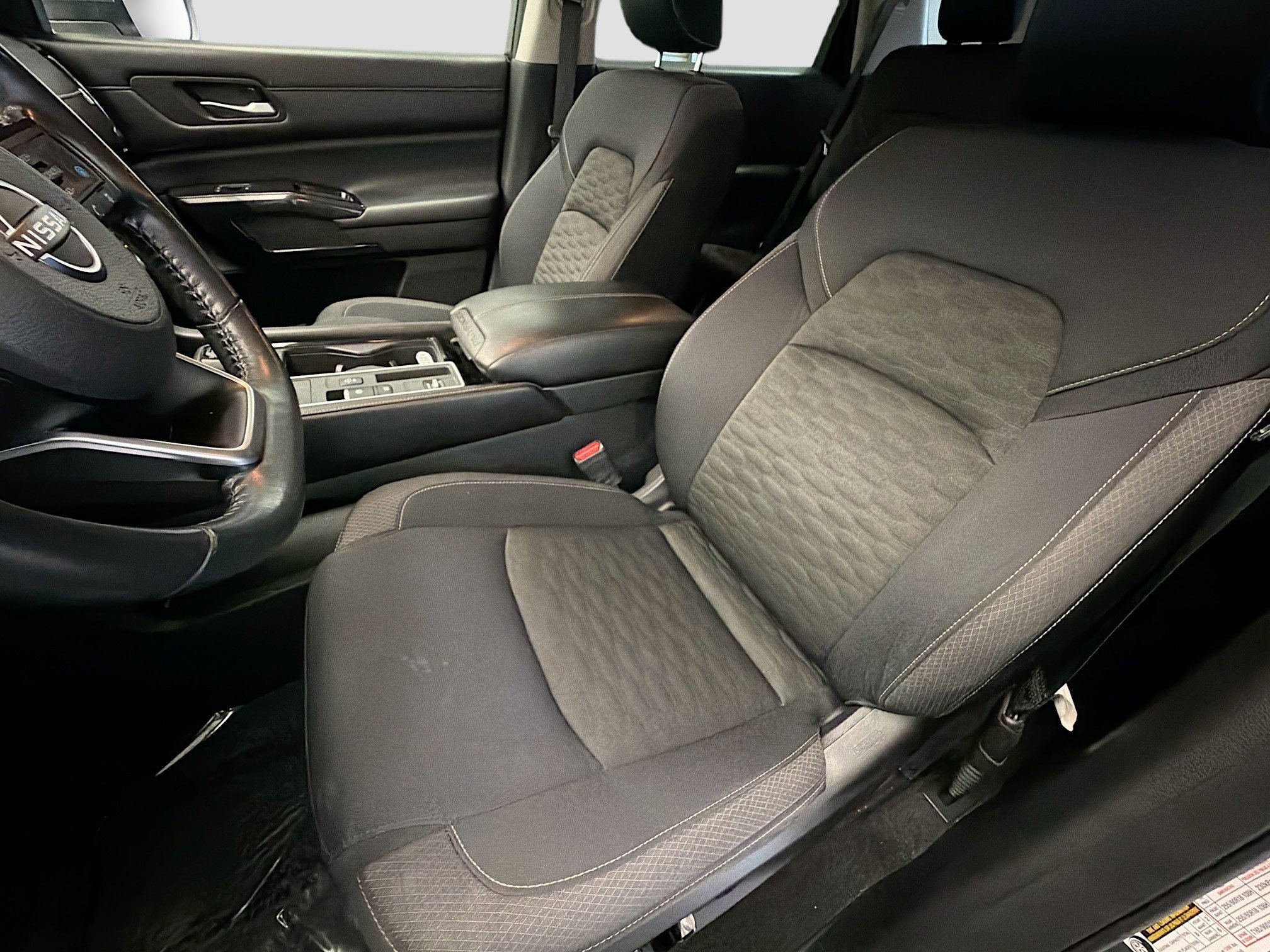 Used 2022 Nissan Pathfinder SV image 11