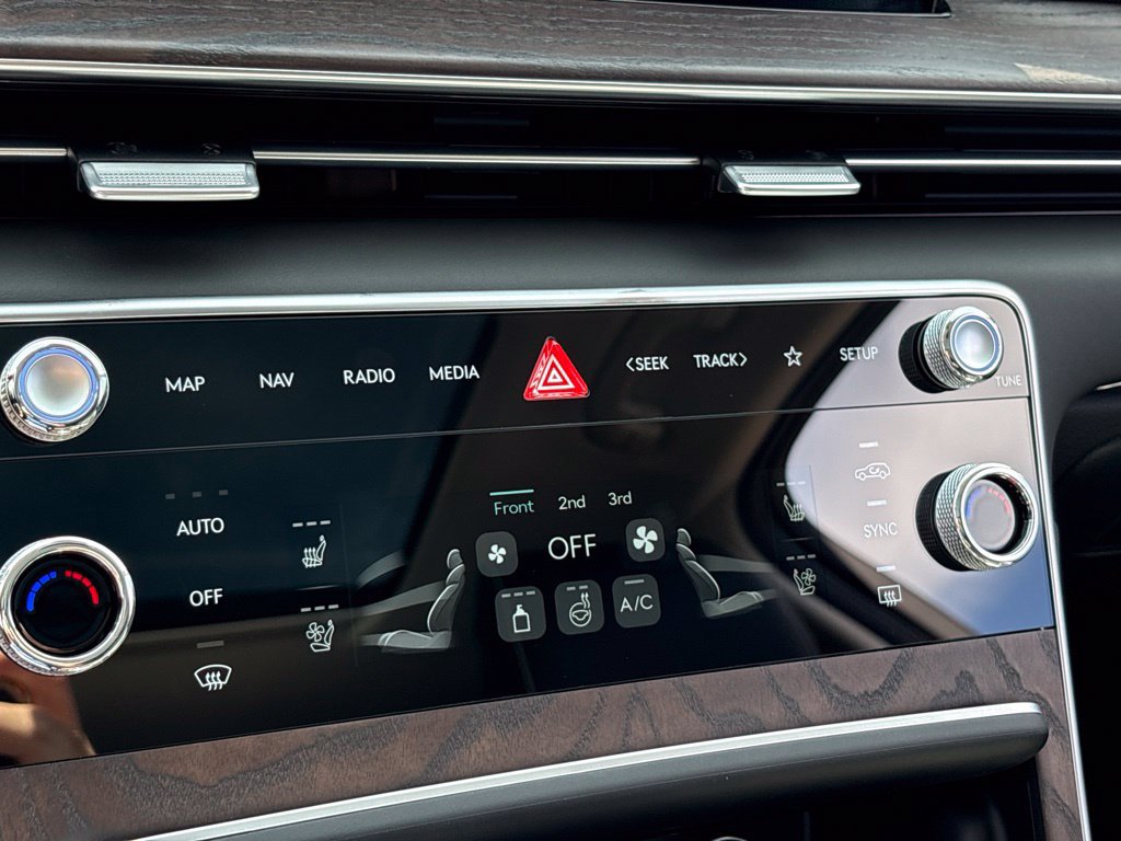 New 2027 Genesis GV80 2.5T Prestige AWD/4WD image 18