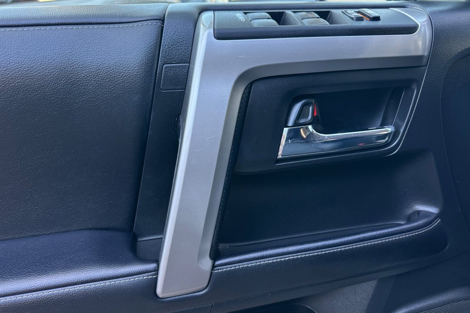 Used 2022 Toyota 4Runner SR5 Premium w/ Moonroof Package RWD image 10