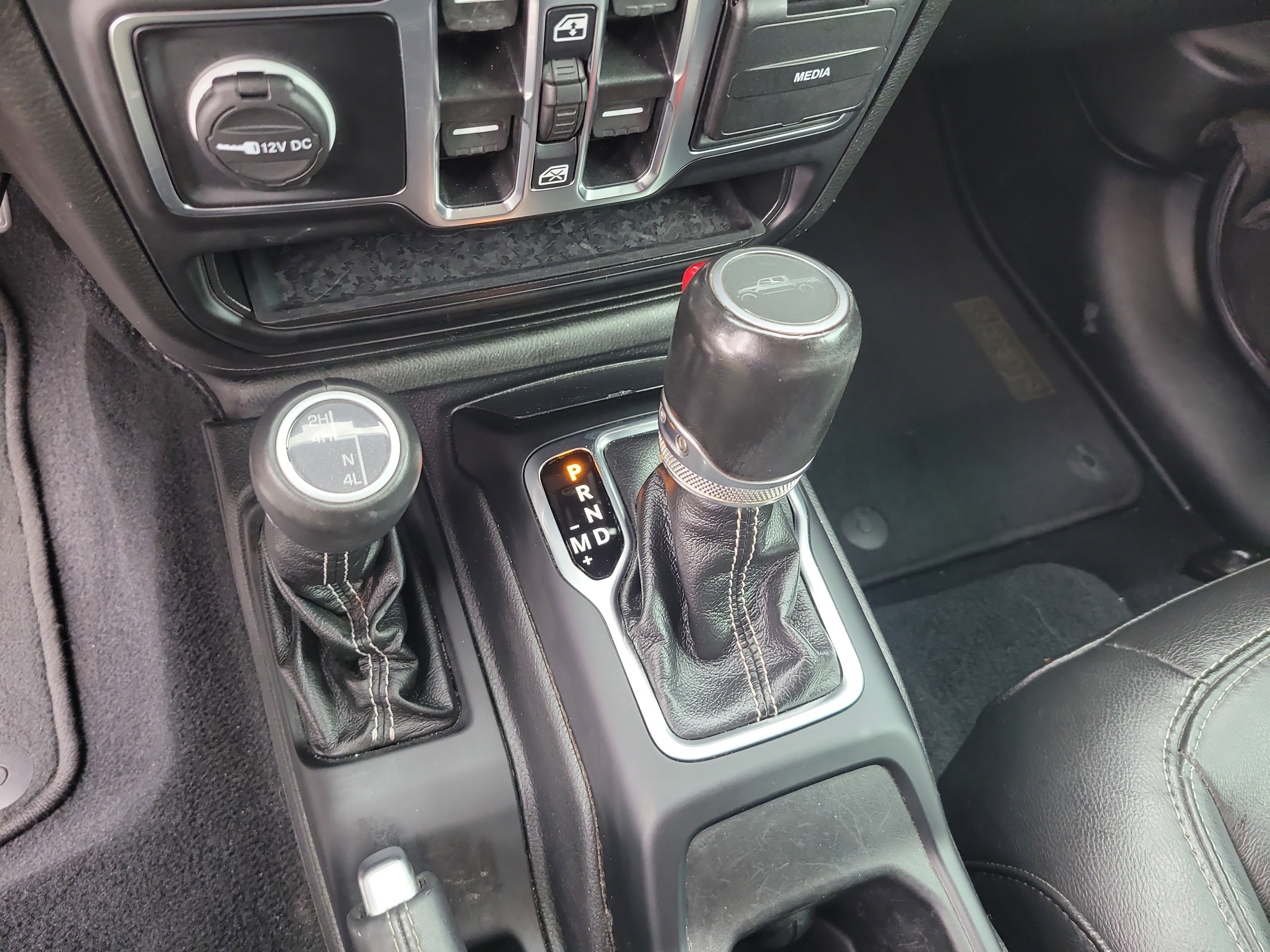 Used 2022 Jeep Gladiator Overland w/ Popular Equipment Package AWD/4WD image 25