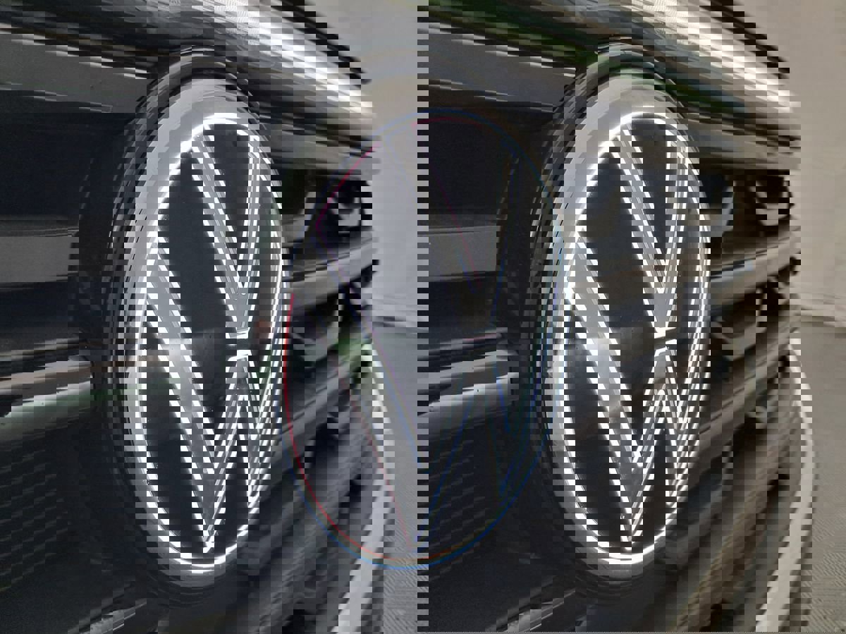 Used 2025 Volkswagen Atlas Cross Sport SE image 8