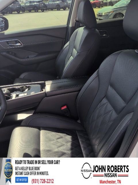 Used 2024 Nissan Rogue Platinum FWD image 12