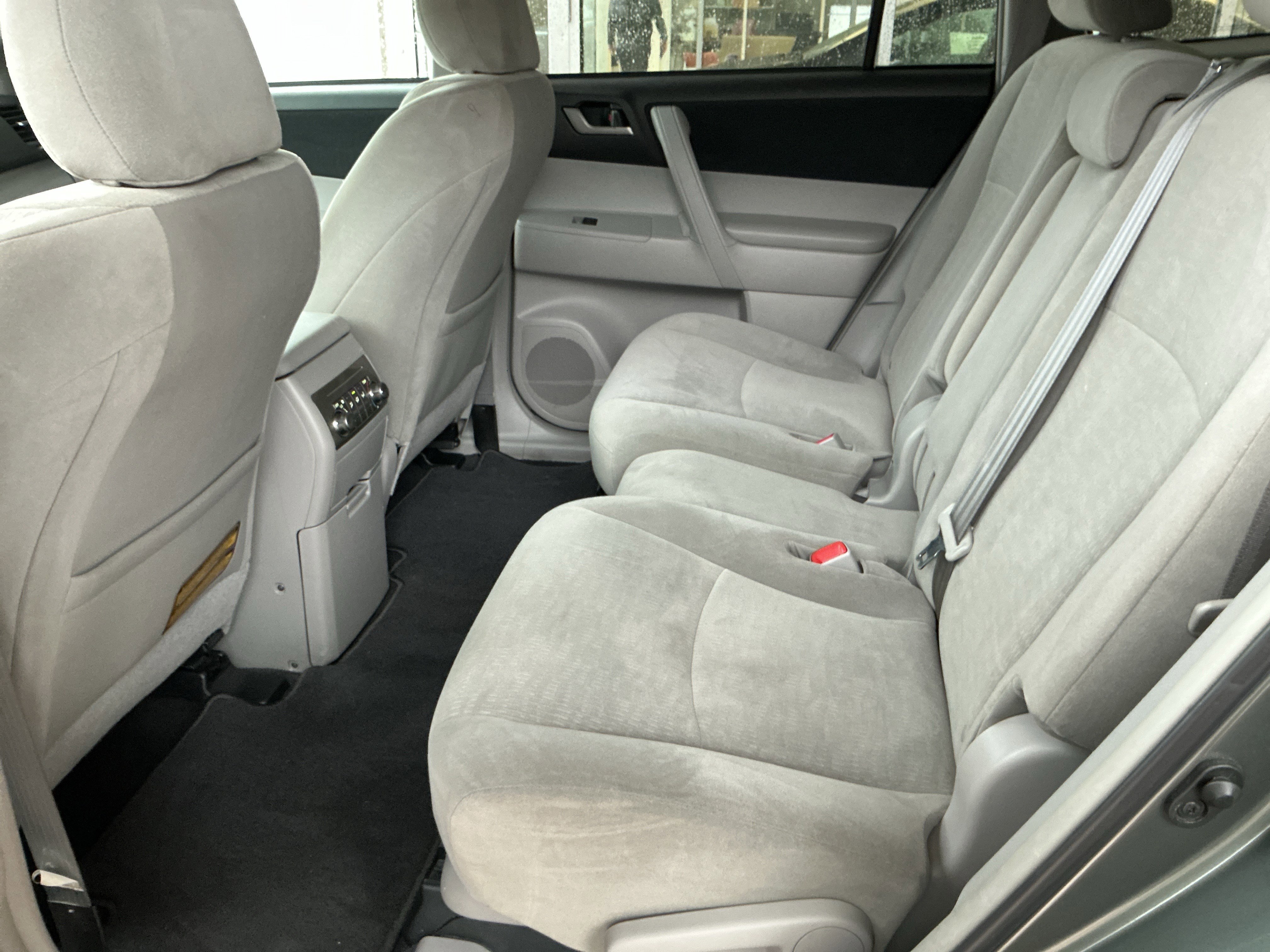 Used 2013 Toyota Highlander Plus image 18