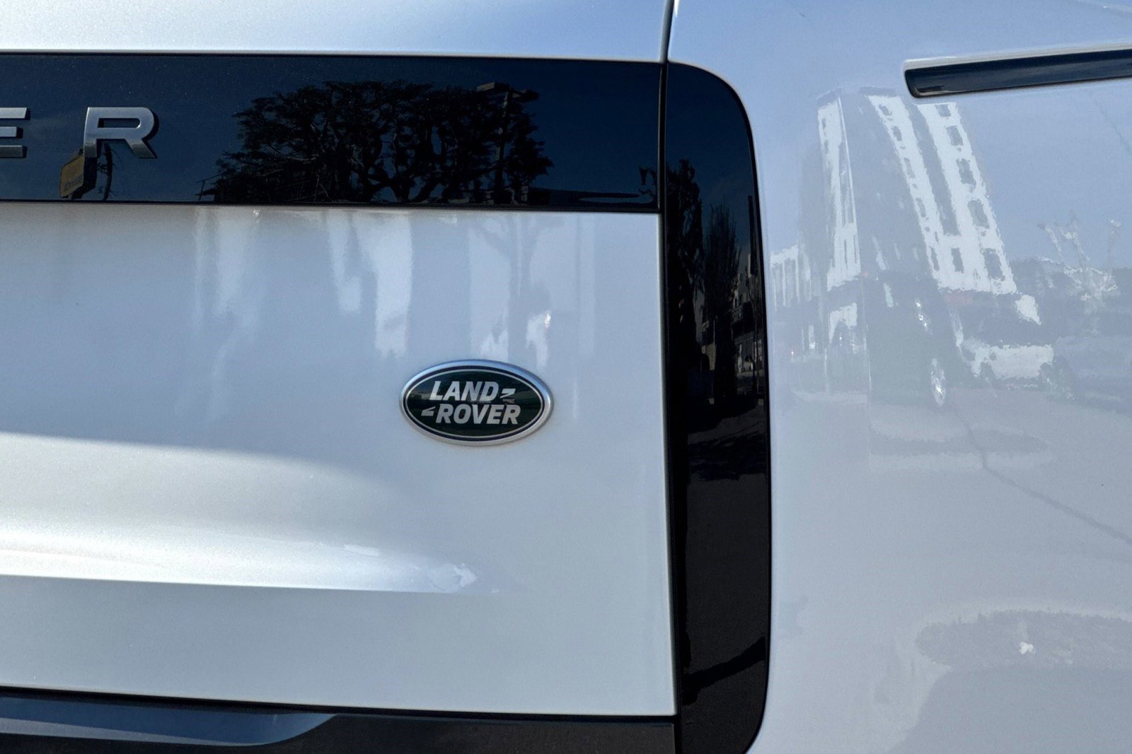 Certified 2023 Land Rover Range Rover SE image 14