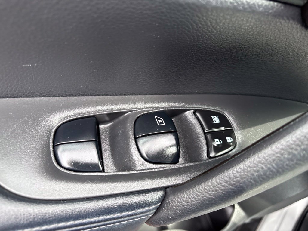 Used 2020 Nissan Rogue SV AWD/4WD image 12