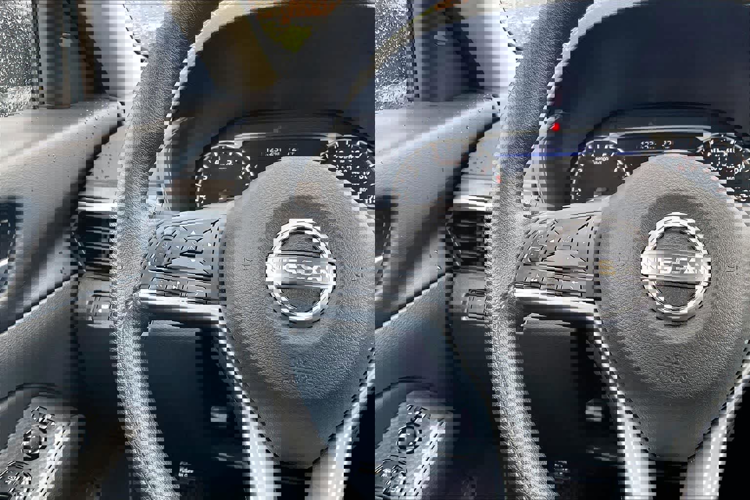 Used 2025 Nissan Altima 2.5 SV image 24