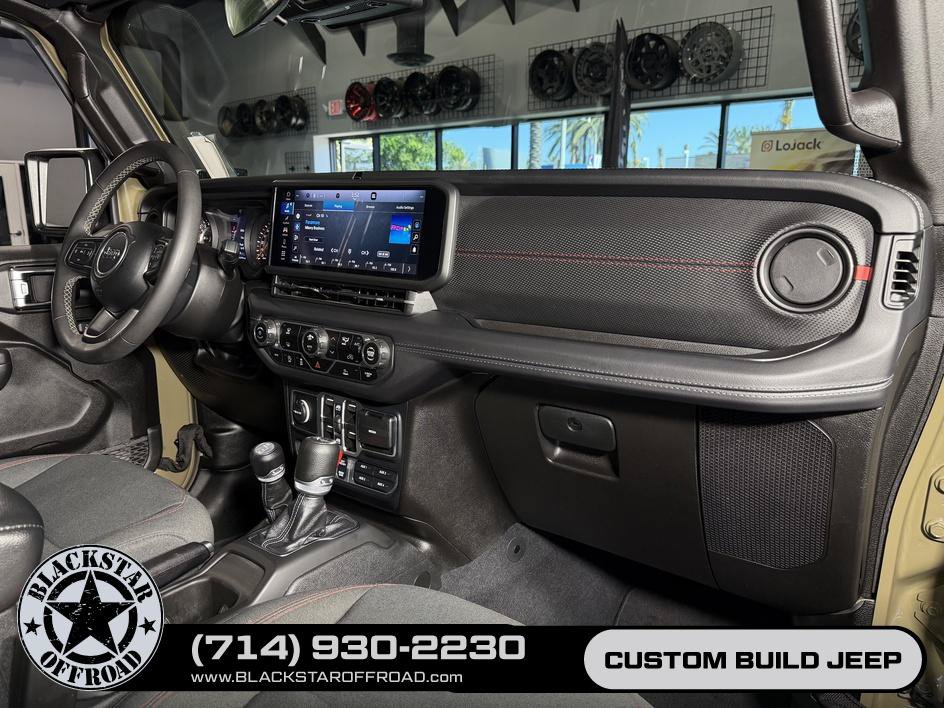 Used 2025 Jeep Wrangler Unlimited Rubicon AWD/4WD image 17